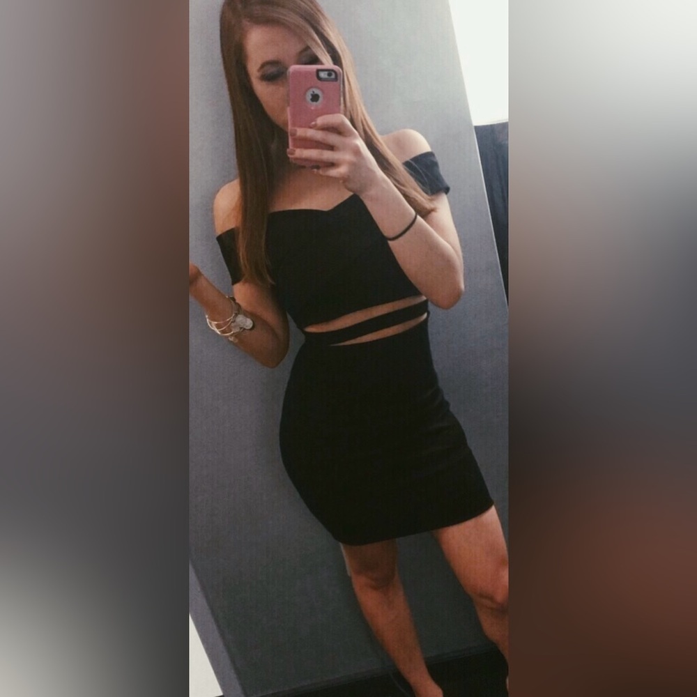 Windsor Black Off-The-Shoulder Mini Bodycon Dress with Cut Out (size small)